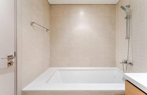 Dubai Apartment | Creek crescent high floor
