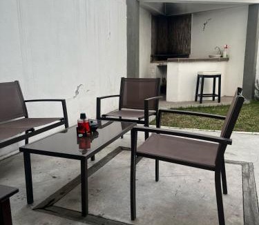 Monterrey House | Cuarto en casa compartida