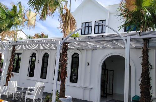 Maha Sarakham Hotel | DEBUA White House