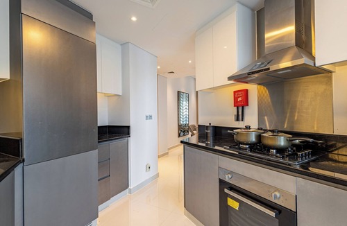 Business Bay Apartment | Deluxe 1BR Business Bay| Burj Khalifa & Canal View| Gym&Poolnn