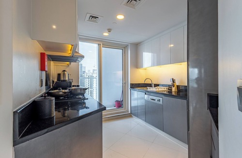 Business Bay Apartment | Deluxe 1BR Business Bay| Burj Khalifa & Canal View| Gym&Poolnn