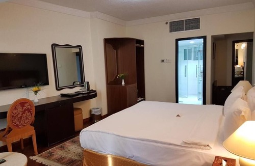Al Rigga House | Deluxe Room Near AL Ghurair Mall by LB