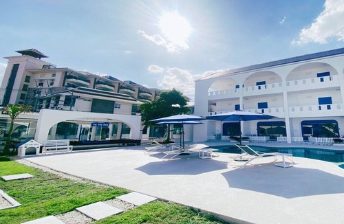 Na Chom Thian House | Deluxe Seaview Double | Luxury by the Shore