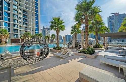Business Bay Apartment | Deluxe Studio Business Bay | Canal Views | Gym & Pooln