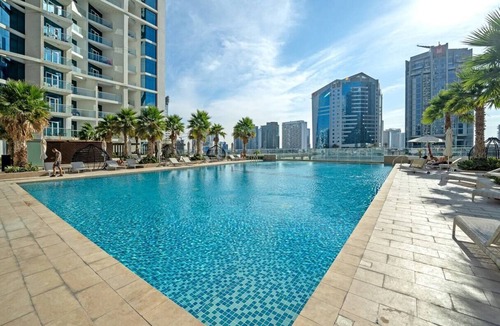Business Bay Apartment | Deluxe Studio Business Bay | Canal Views | Gym & Pooln