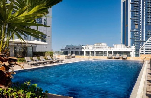 Al Sufouh 1 Apartment | Deluxe Two Bedroom Apartment Near Carrefour Market