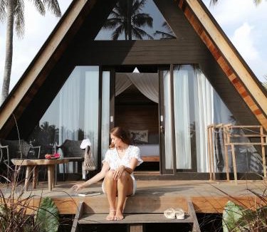 West Selemadeg Hotel | Desa Cabins