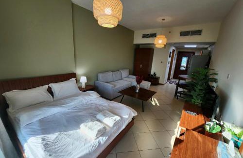Dubai Marina Apartment | Diamond Marina inn, Offers Spacious Apartment 5 min Walk To JBR Beach And METRO