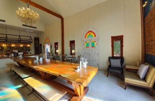 Mueang Kao Hostel | Dorm of Happiness by Tharaburi Resort
