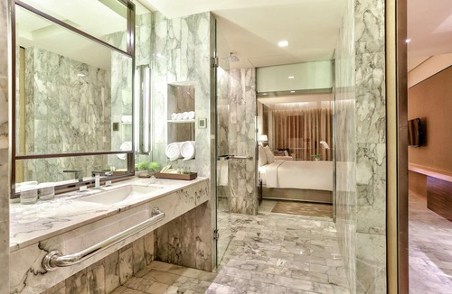 Khlong Tan Hotel | DoubleTree by Hilton Sukhumvit Bangkok