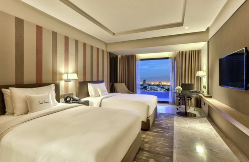 Khlong Tan Hotel | DoubleTree by Hilton Sukhumvit Bangkok