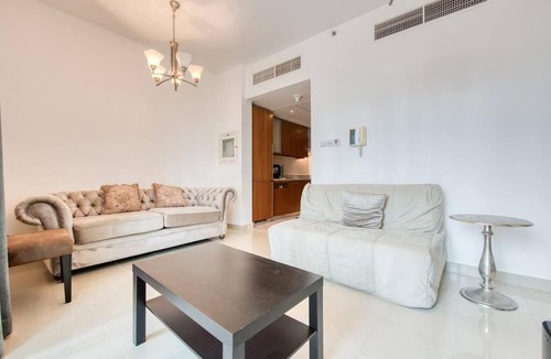 Downtown Dubai Apartment | Downtown Dubai one bed with pool and gym