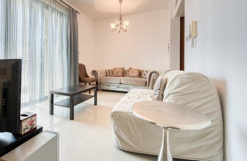 Downtown Dubai Apartment | Downtown Dubai one bed with pool and gym