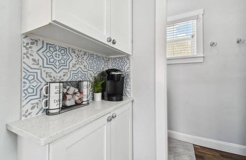 Dunedin House | Downtown Dunedin Hideaway/Easy Walk to Downtown!