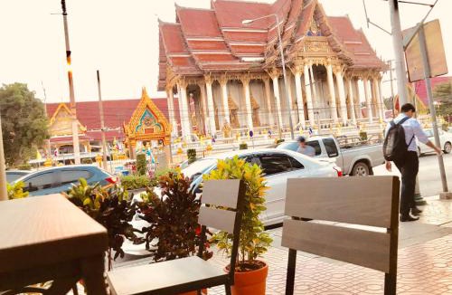 Don Muang Hostel | Dragon XIV