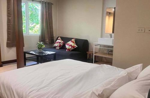 Embassy District House | EAIN WORKplusSTAY