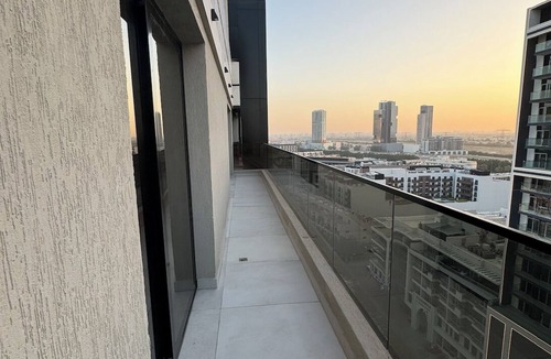 Bur Dubai Apartment | Elegant 2-Bedroom, 2-Bath Luxury Apartment in the Heart of Je VC