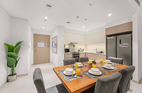 Dubai Apartment | Elegant Dubai 2BR | Family-Friendly, Gym & Waterfront
