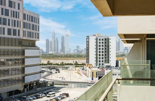 Jadaf Apartment | Elegant Home in Al Jaddaf with Roof Top Pool