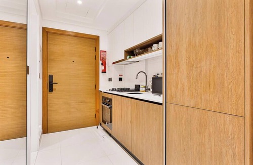 Dubai Apartment | Elegant Studio w/Pool & Gym, Near Metro Station