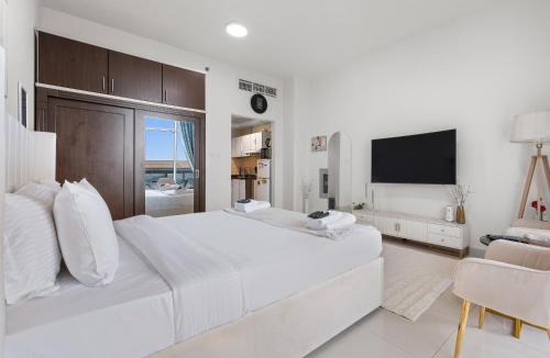 Jumeirah Village Triangle Apartment | Elegant Urban Studio in Al Manara Tower, JVT