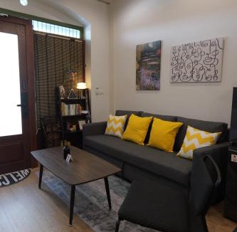 Chakkrawat Apartment | Entire Home 2BR 2BA Chinatown near Yaowarat - Songwat