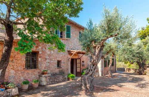 Soller Villa | Es Coco Mountain Cottage in Sóller by PriorityVillas