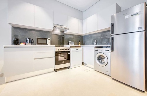 Business Bay Apartment | Exceptional 1BR with Concierge and Luxurious Amenities