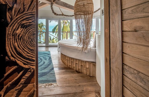 Haad Rin Resort | Exceptional Beachfront Villa - Jacuzzi - Full Service & Private Restaurant & Bar