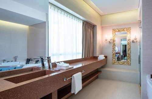 Al Qasimia Apartment | Executive Room Near Al Nad Park By Luxury Bookings