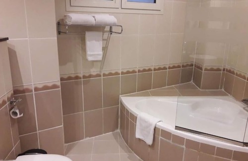Al Muraqqabat House | Executive Suite Near Al Ghurair Centre By Luxury Bookings