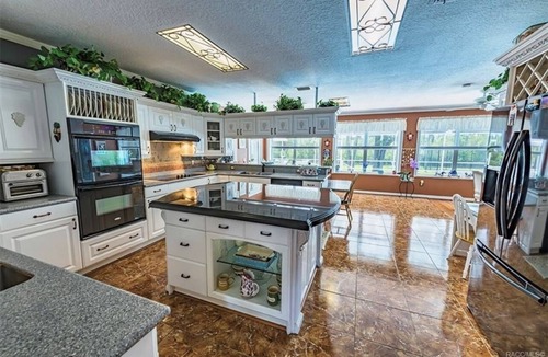 Crystal River House | Expansive Crystal River waterfront estate