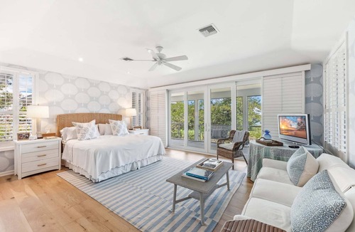 Boca Grande House | Experience luxury at this spacious 4-bedroom waterfront home in Boca Grande.