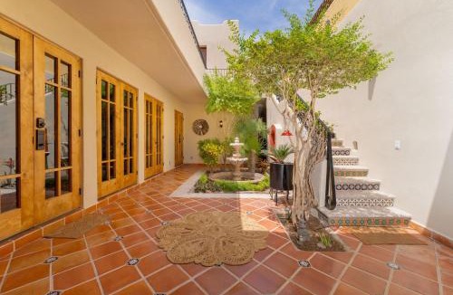 Nopolo House | Extraordinary home with private pool - 2 Bikes Available By Casago
