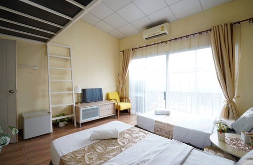 Chom Phon Hostel | EZ Sleep at Ratchada 19