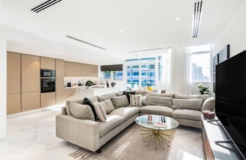 Dubai Marina Apartment | Family-Friendly 4BR Marina Home – Prime Dubai Location