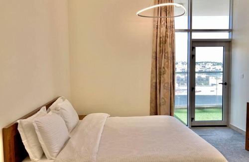 Discovery Gardens Apartment | Family-friendly Apartment Beautiful sunset views from balcony Easy access to metro