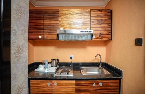 Al Sharq Apartment | Family Room Near Sharjah Corniche