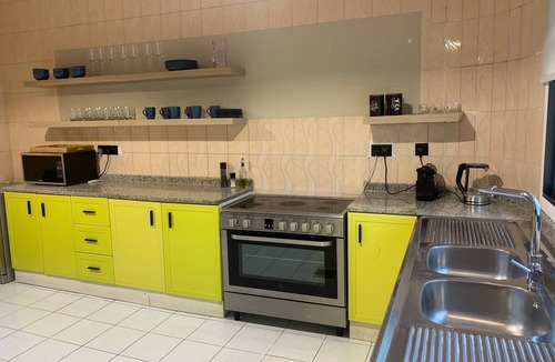 Umm Suqeim 1 Villa | Family villa w/swimming pool, garden oasis, games room, bikes