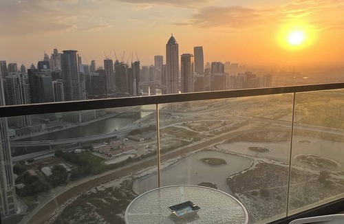 Bur Dubai Apartment | Fantastic Downtown-Skyline and Sea-View, 44th. floor, Pool, Gym, Luxury Studio
