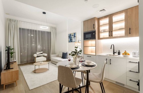 Dubai Apartment | FIRST CLASS | 1BR | Modern with Tranquil Touch