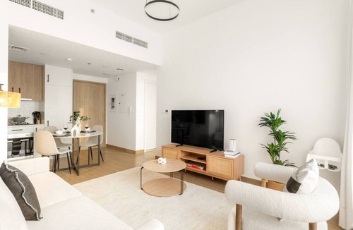 Dubai Apartment | FIRST CLASS | 1BR | Modern with Tranquil Touch