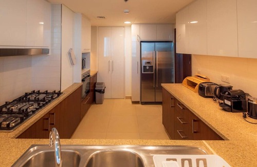 Downtown Dubai Apartment | FIRST CLASS | 3BR | Burj Khalifa & Fountain view
