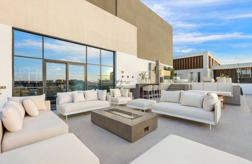 Sheikh Zayed Road Apartment | FIRST CLASS | Penthouse | Elegance Meets Luxury