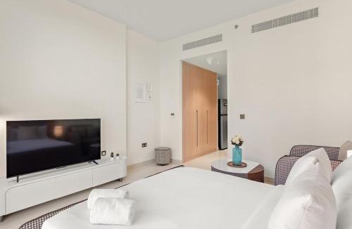 Mina Al Arab Apartment | FIRST CLASS Studio Beachfront Royal Escape