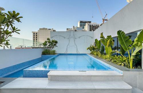 Jumeirah Village Circle Apartment | FIRST CLASS Studio Luxe & Cozy Vibes