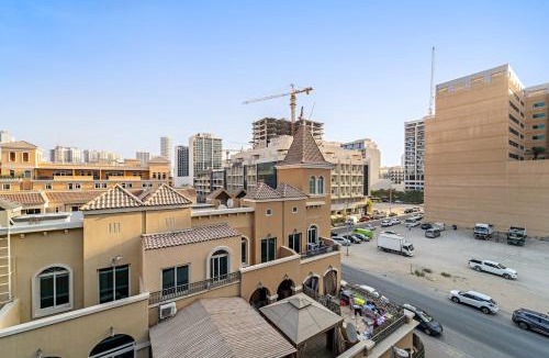 Jumeirah Village Circle Apartment | FIRST CLASS Studio Luxe & Cozy Vibes