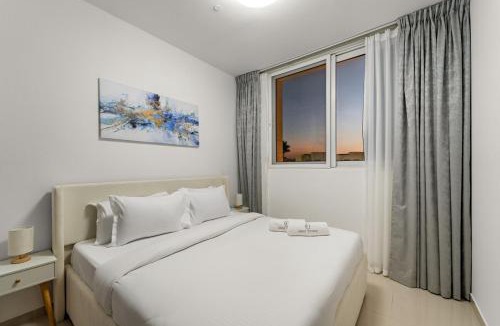 Dubai Apartment | FIRST CLASS Villa Peaceful Pool View Retreat
