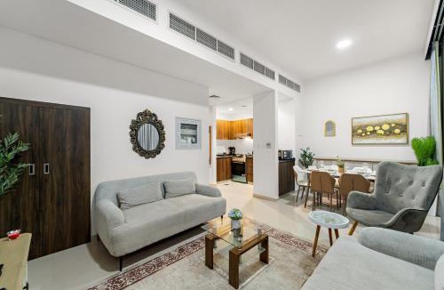 Dubai Apartment | FIRST CLASS Villa Peaceful Pool View Retreat