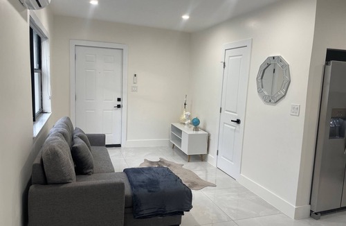 Flamingo Parks House | Flamingo Park Estate! Sleeps 16! FIFA WORLD CUP!